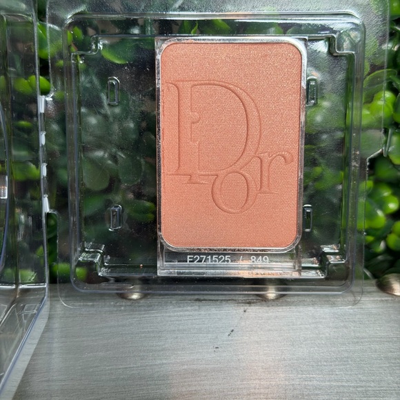 Dior Other - Dior Shimmery Peach Single Eyeshadow Refill/Tester